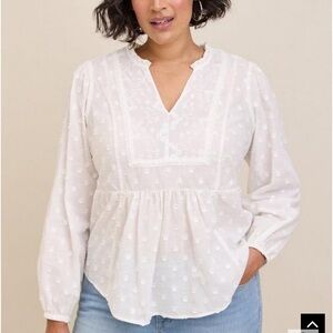 Torrid Clip Dot Mixed Eyelet Yoke Detail Top Sz 2